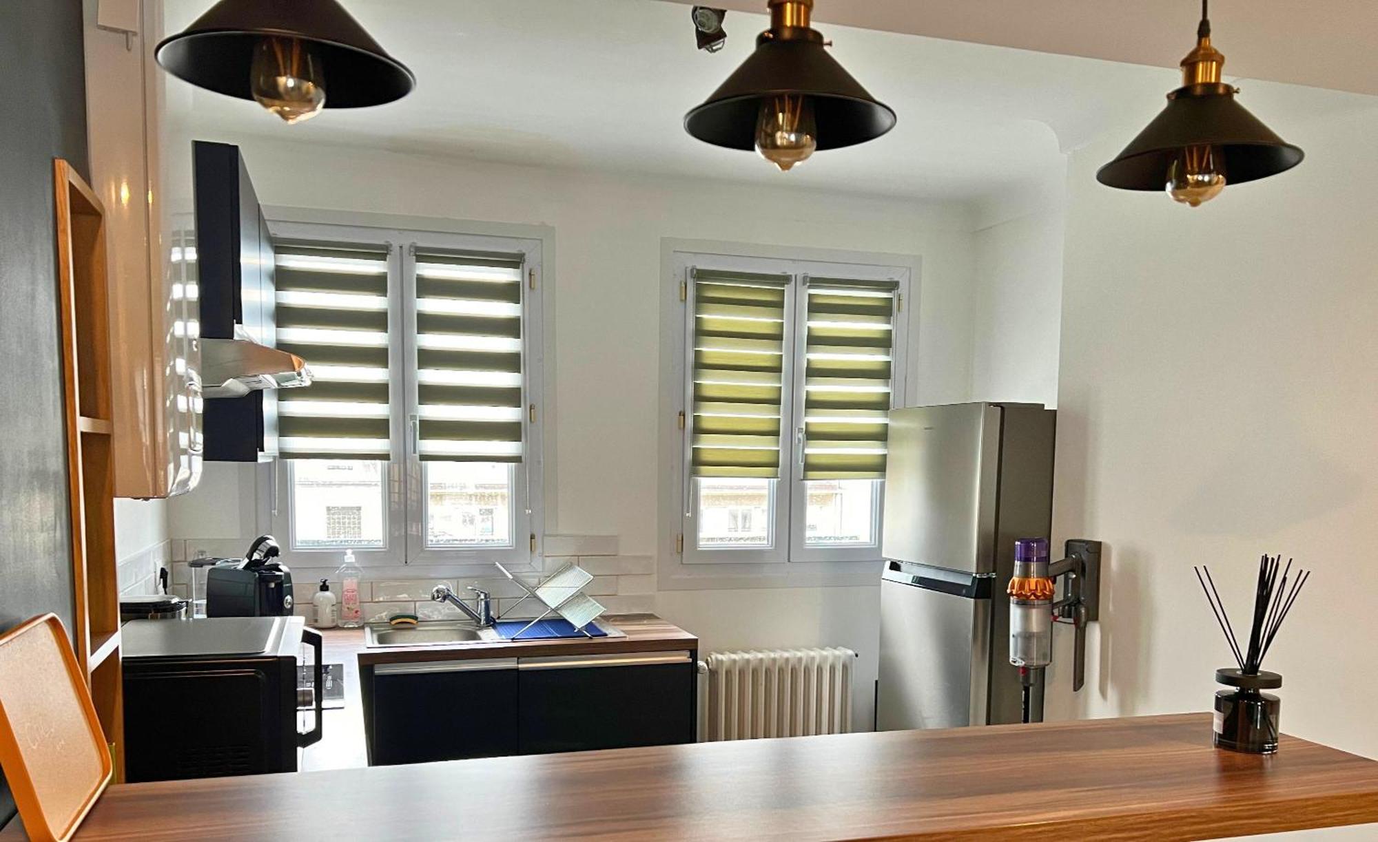 2 Standing Hyper Centre Apartment *
